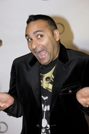 RussellPeters0002.gif